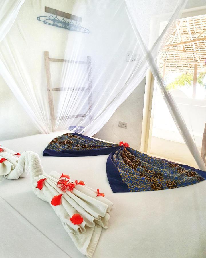 ブウェワウ Blue Palm Zanzibar Bed & Breakfast エクステリア 写真