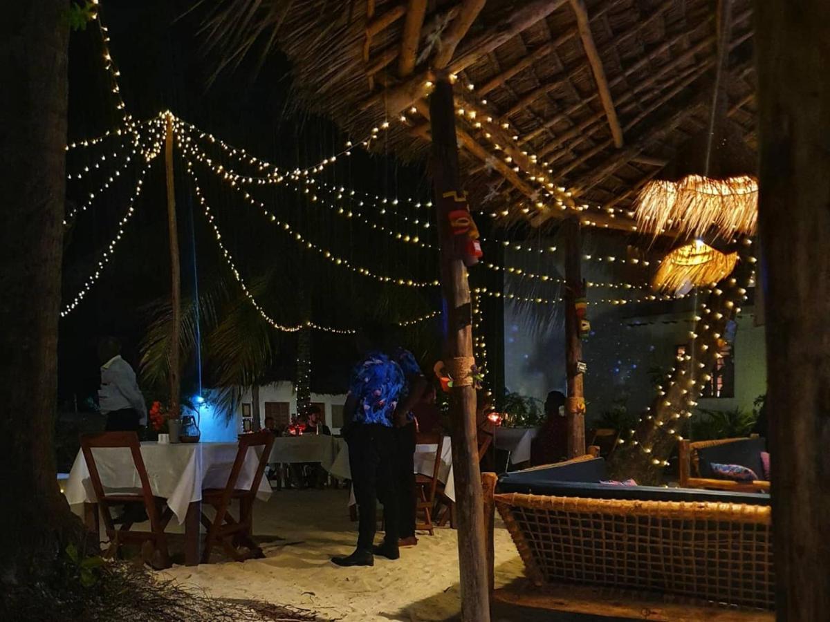 ブウェワウ Blue Palm Zanzibar Bed & Breakfast エクステリア 写真