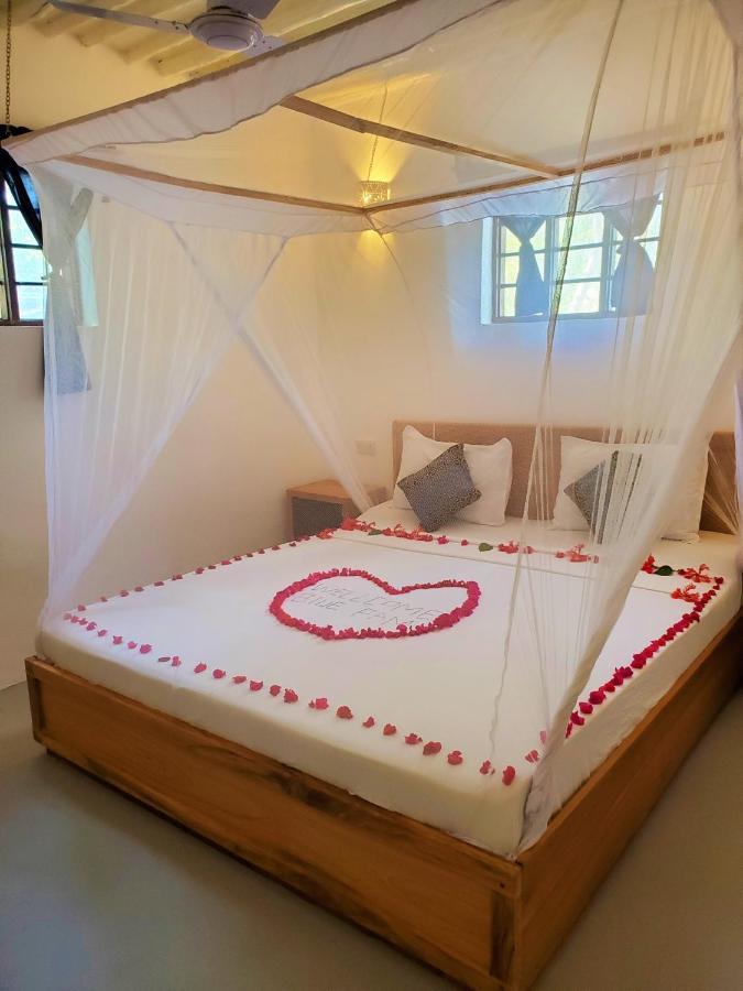 ブウェワウ Blue Palm Zanzibar Bed & Breakfast エクステリア 写真
