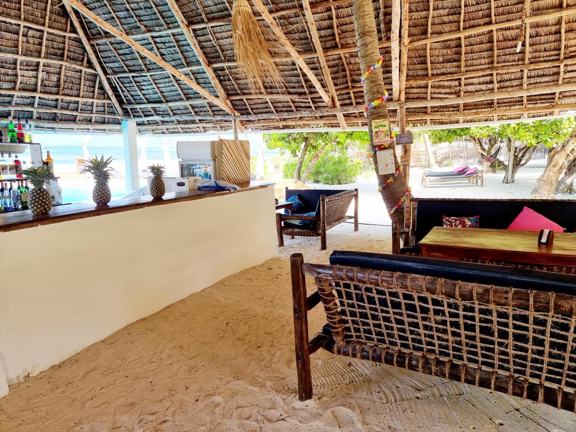 ブウェワウ Blue Palm Zanzibar Bed & Breakfast エクステリア 写真
